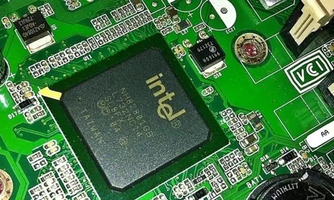 Phức tạp như ngành sản xuất chip: Hơn 10 quốc gia cùng tham gia chế tạo, ít nhất 70 lần vượt biên mới đến tay người dùng