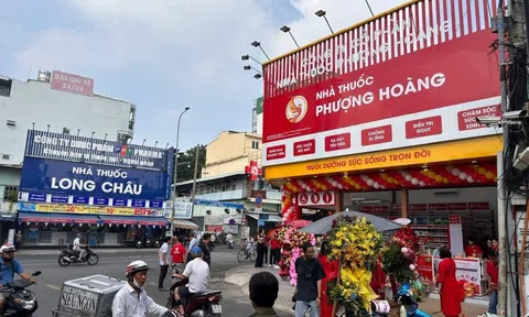 'Long tranh Phượng đấu': Founder Pharmacity mở nhà thuốc mới mang tên Phượng Hoàng, đặt đối diện Long Châu