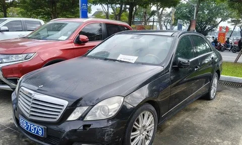 Cận cảnh xe công Mercedes-Benz E300 thanh lý ở Đà Nẵng, giá khởi điểm còn 282 triệu đồng