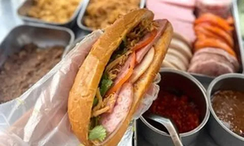 Diễn biến mới vụ nghi ngộ độc bánh mì khiến 17 người nhập viện