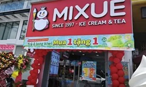 Thấy gì từ việc chuỗi trà sữa Mixue đóng hàng trăm cửa hàng?
