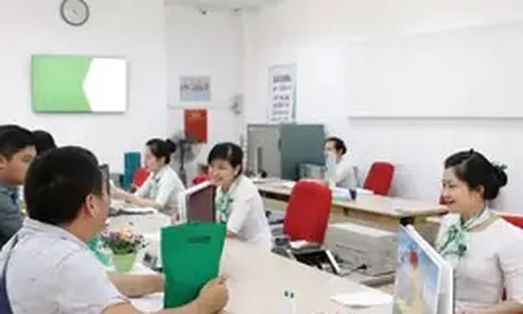 Hé lộ về lương ngân hàng