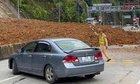 Sạt lở đất đá tại cầu Móng Sến Lào Cai gây nguy hiểm cho giao thông
