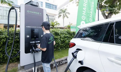 Grab Việt Nam ra mắt tính năng Tiện Ích Xe Điện, tiên phong mang đến trải nghiệm sử dụng xe điện liền mạch cho đối tác tài xế