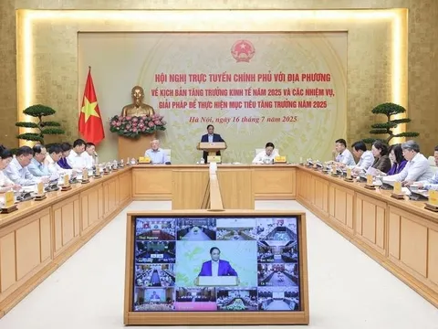 Chính phủ đặt mục tiêu tăng trưởng GDP năm 2025 khoảng 8,3 - 8,5%: 'Đầu tàu' kinh tế gồm Hà Nội, TPHCM, Quảng Ninh, Thái Nguyên... được giao nhiệm vụ quan trọng