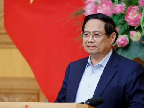 Thủ tướng: Không để thiếu xăng dầu, thiếu điện, thiếu năng lượng