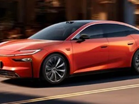 Ai nói Toyota không biết làm ô tô điện: Hãng vừa ra mắt mẫu xe lớn hơn Camry, ngập trang bị mà giá chỉ tương đương 560 triệu