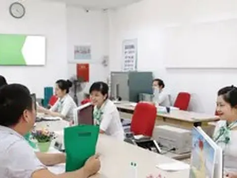 Hé lộ về lương ngân hàng