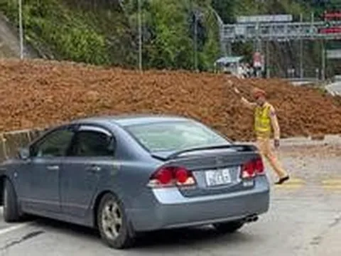 Sạt lở đất đá tại cầu Móng Sến Lào Cai gây nguy hiểm cho giao thông