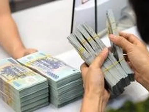 Tiền gửi tại một ngân hàng giảm hơn 7.000 tỷ đồng trong một quý, lợi nhuận đi ngang do trích lập dự phòng tăng vọt