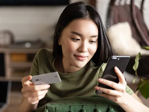 Visa cảnh báo người tiêu dùng thận trọng trong mùa mua sắm cuối năm