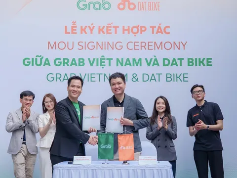 Grab Việt Nam và Dat Bike hợp tác hỗ trợ tài xế công nghệ chuyển đổi xanh