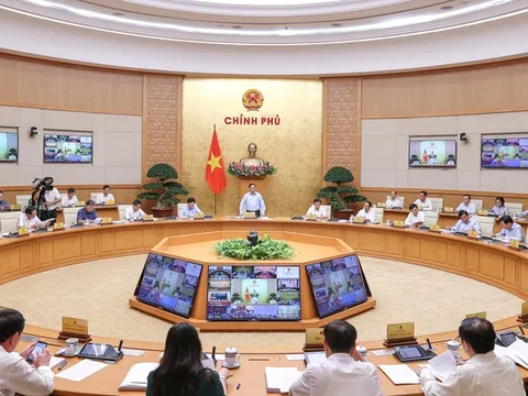 Thủ tướng Chính phủ: Nhiệm vụ trong 6 tháng cuối năm rất nặng nề